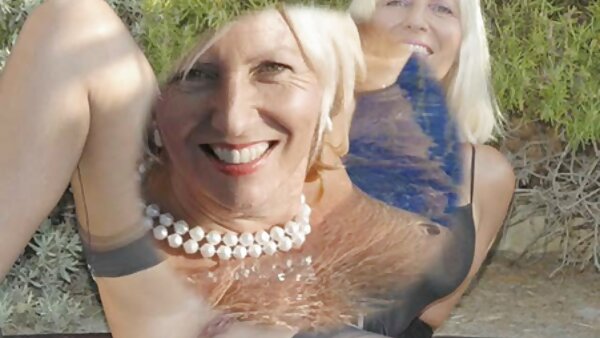 فاتنة قذرة جيني وفيكي سكس مترجم او مدبلج مارس الجنس من قبل رجل أصلع وحشي برئاسة المتأنق