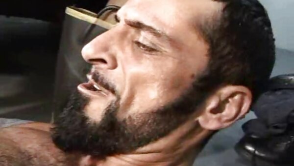 اثنين من الشقراوات الساخنة تمتص فلم سكس مدبلج للعربية الديك الكبير من صديقهم