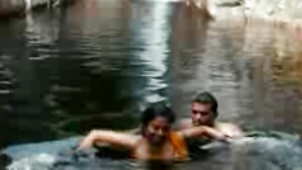 امرأة سمراء منزل من الطوب لاتينا تمتص والملاعين على القمة سكس محارم مدبلج