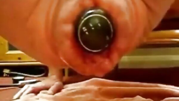 فرخ غنيمة دافني يجرؤ مارس porno مدبلج الجنس على أرضية المطبخ من قبل شقيق قرنية