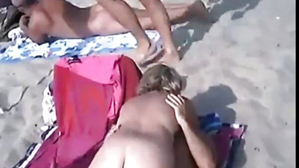 زوجين شابين سكس عربي مدبلج رومانسيين يلهون بالجنس المجنون في الغابة