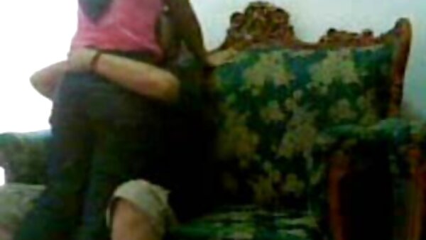 تظهر Titjob وملكة اللسان سارة جاي مهاراتها سكس مساج مدبلج