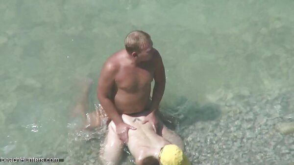 الرجل فلم سكس مدبلج الأبيض يتمتع اللسان رهيبة من قبل فاتنة الجلد البرونزية قرنية