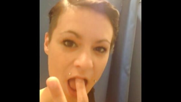 Juggy الهنغارية افلام سكس مدبلجه عاهرة Kyra Hot تأخذ نائب الرئيس على ثديها بعد ممارسة الجنس 3some مشبع بالبخار