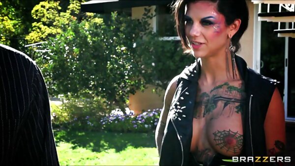 لقد شحذت ماندي سكاي كتي ذات الشعر الغراب حقًا مهاراتها في ركوب فيلم سكس مدبلج الديك