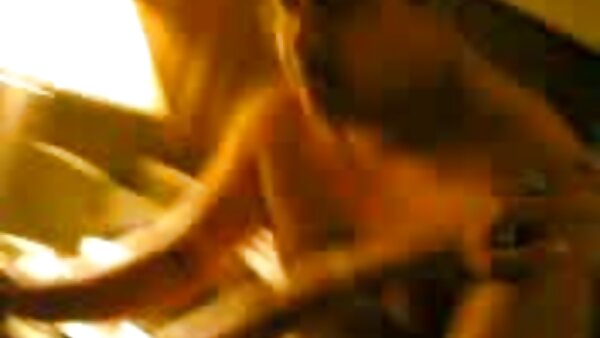 السحاقية المشحونة جنسيًا آنا مونتي ريال تمارس xnxx مدبلج عربي الجنس مع صديقتها بأصابعها